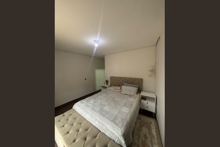 Casa à venda com 272m², 4 quartos e 2 vagasQuarto