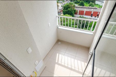 Apartamento para alugar com 28m², 2 quartos e sem vaga Apartamento para alugar com 28m², 2 quartos e sem vagaSala - Varanda