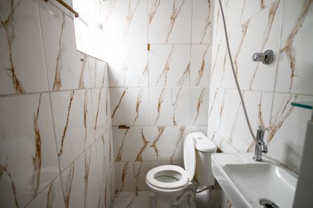 Casa para alugar com 272m², 2 quartos e 2 vagasBanheiro da Suíte 1