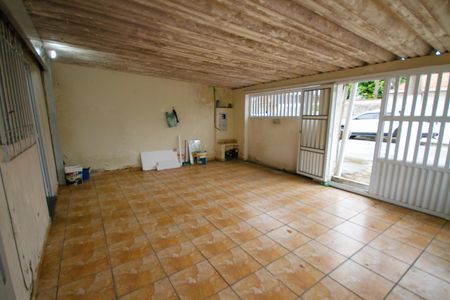 Garagem de casa para alugar com 2 quartos, 272m² em Melvi, São Paulo