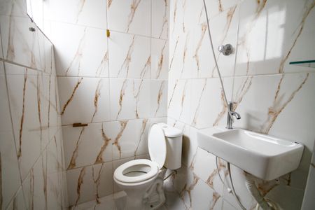 Casa para alugar com 272m², 2 quartos e 2 vagasBanheiro da Suíte 1