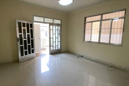 Sala de casa para alugar com 4 quartos, 288m² em Jardim Vinte E Cinco de Agosto, Duque de Caxias