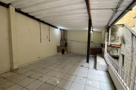 Casa para alugar com 160m², 4 quartos e 1 vaga Casa para alugar com 160m², 4 quartos e 1 vagaQuintal