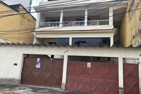 Casa para alugar com 160m², 4 quartos e 1 vaga Casa para alugar com 160m², 4 quartos e 1 vagaFachada