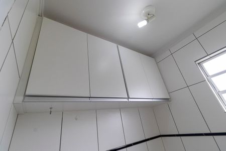 Apartamento à venda com 102m², 2 quartos e 1 vaga Apartamento à venda com 102m², 2 quartos e 1 vagaLavabo