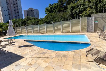 Apartamento à venda com 102m², 2 quartos e 1 vaga Apartamento à venda com 102m², 2 quartos e 1 vagaÁrea comum - Piscina