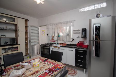 Casa à venda com 135m², 3 quartos e 1 vaga Casa à venda com 135m², 3 quartos e 1 vagaCozinha