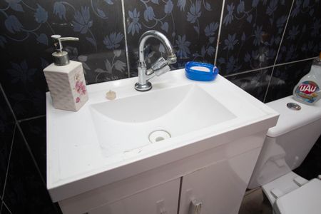 Casa à venda com 135m², 3 quartos e 1 vaga Casa à venda com 135m², 3 quartos e 1 vagaBanheiro da Edícula