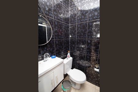 Casa à venda com 135m², 3 quartos e 1 vaga Casa à venda com 135m², 3 quartos e 1 vagaBanheiro da Edícula