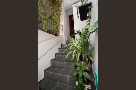 Casa à venda com 135m², 3 quartos e 1 vaga Casa à venda com 135m², 3 quartos e 1 vagaEscada