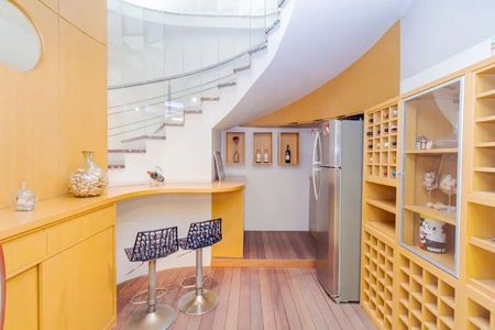 Casa à venda com 397m², 3 quartos e 6 vagasCloset