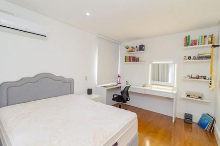 Quarto de casa à venda com 3 quartos, 397m² em Chácara Mafalda, São Paulo