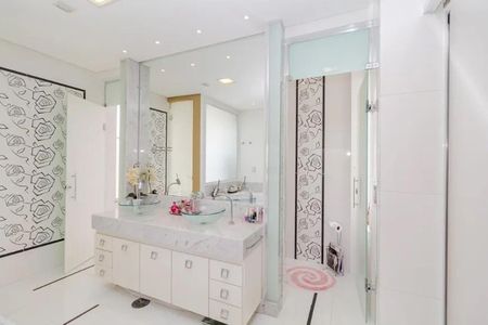 Casa à venda com 397m², 3 quartos e 6 vagasBanheiro