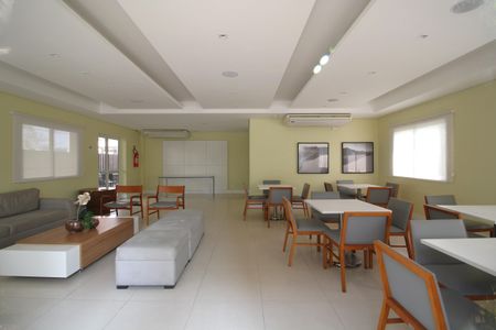 Apartamento para alugar com 70m², 2 quartos e 1 vagaÁrea comum - Salão de festas
