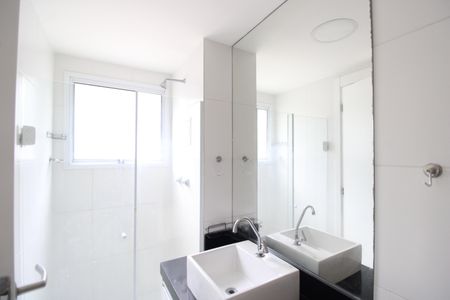 Apartamento para alugar com 70m², 2 quartos e 1 vagaBanheiro da suíte