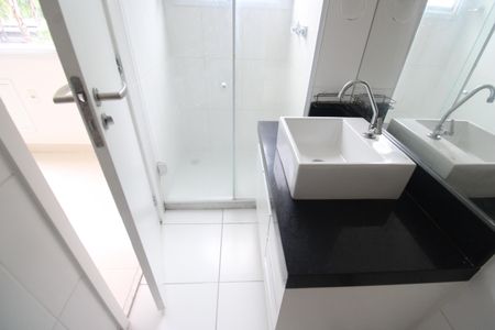 Apartamento para alugar com 70m², 2 quartos e 1 vagaBanheiro da suíte