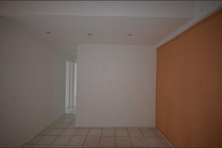 Apartamento para alugar com 72m², 2 quartos e 1 vagaSala