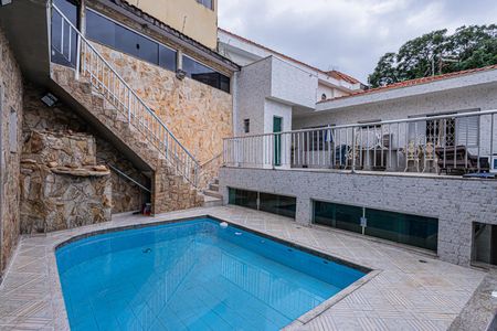Casa para alugar com 250m², 3 quartos e 4 vagas Casa para alugar com 250m², 3 quartos e 4 vagasPiscina