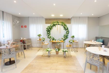 Apartamento para alugar com 42m², 2 quartos e sem vaga Apartamento para alugar com 42m², 2 quartos e sem vagaÁrea comum - Salão de Festas