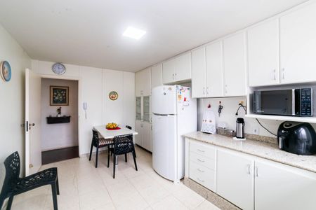Apartamento à venda com 165m², 2 quartos e 1 vagaCozinha