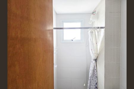 Apartamento à venda com 53m², 2 quartos e 1 vaga Apartamento à venda com 53m², 2 quartos e 1 vagaBanheiro Social