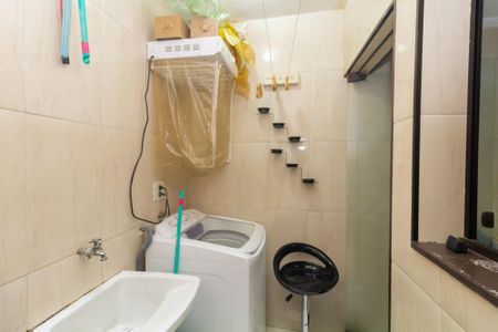 Casa de condomínio à venda com 65m², 2 quartos e 1 vagaÁrea de Serviço