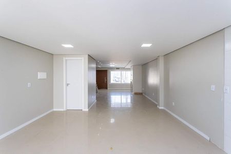 Sala / Cozinha  de casa para alugar com 2 quartos, 80m² em Serraria, Porto Alegre