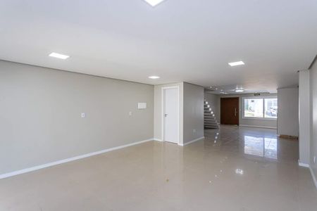 Sala / Cozinha  de casa para alugar com 2 quartos, 80m² em Serraria, Porto Alegre