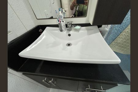 Casa à venda com 124m², 3 quartos e 1 vagaBanheiro da Suíte tornira