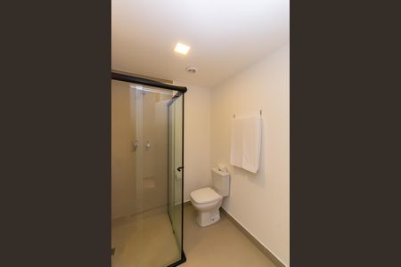 Banheiro de kitnet/studio para alugar com 1 quarto, 20m² em Santo Amaro, São Paulo