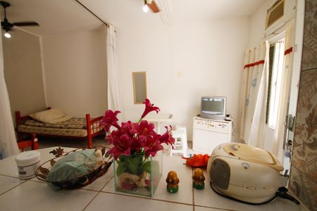 Cozinha de kitnet/studio para alugar com 1 quarto, 30m² em Canto do Forte, Praia Grande