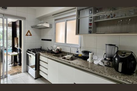 Apartamento à venda com 231m², 3 quartos e 3 vagasCozinha 2