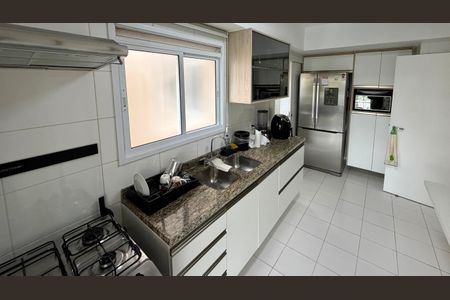 Apartamento à venda com 231m², 3 quartos e 3 vagasCozinha 3