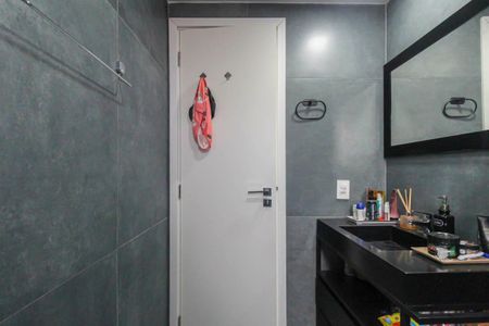 Apartamento à venda com 77m², 2 quartos e 1 vaga Apartamento à venda com 77m², 2 quartos e 1 vagaBanheiro da Suíte
