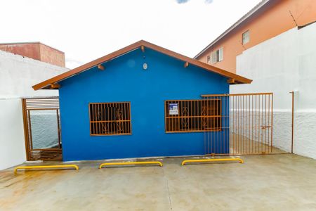 Casa para alugar com 249m², 3 quartos e 7 vagasFachada