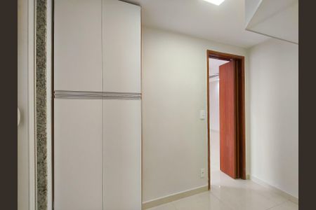 Apartamento para alugar com 91m², 3 quartos e 2 vagasQuarto de Serviço Reversível