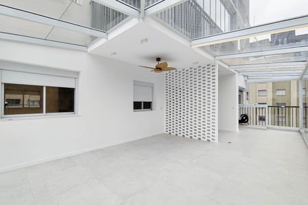 Apartamento para alugar com 109m², 2 quartos e 1 vaga Apartamento para alugar com 109m², 2 quartos e 1 vagaVaranda