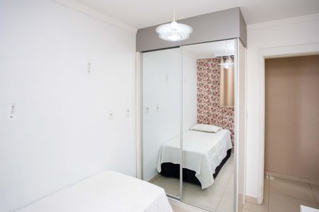 Apartamento à venda com 67m², 2 quartos e 1 vagaQuarto 2