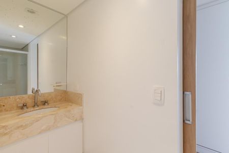 Apartamento à venda com 260m², 3 quartos e 2 vagasBanheiro da Suíte