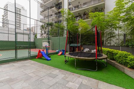 Apartamento à venda com 260m², 3 quartos e 2 vagasÁrea comum - Playground