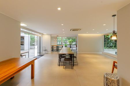 Apartamento à venda com 260m², 3 quartos e 2 vagasÁrea comum - Salão de festas