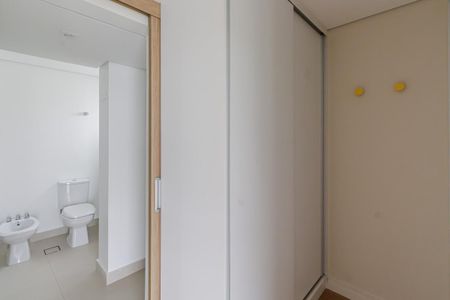 Apartamento à venda com 260m², 3 quartos e 2 vagasCloset da suíte
