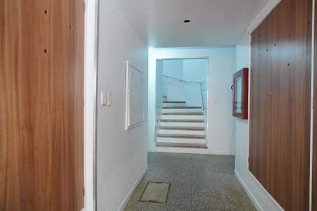 Hall de entrada de kitnet/studio à venda com 1 quarto, 33m² em Jardim Dona Leopoldina, Porto Alegre