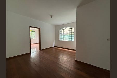 Casa para alugar com 4 quartos, 300m² em Caiçaras, Belo Horizonte