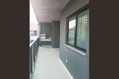 Apartamento à venda com 80m², 3 quartos e 1 vaga Apartamento à venda com 80m², 3 quartos e 1 vagaVaranda