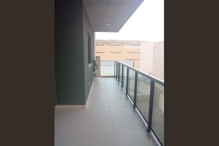 Apartamento à venda com 80m², 3 quartos e 1 vaga Apartamento à venda com 80m², 3 quartos e 1 vagaVaranda