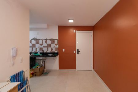 Sala de apartamento para alugar com 2 quartos, 34m² em Parque Industrial Tomas Edson, São Paulo