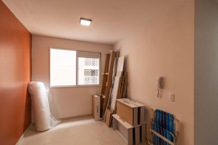 Sala de apartamento para alugar com 2 quartos, 34m² em Parque Industrial Tomas Edson, São Paulo