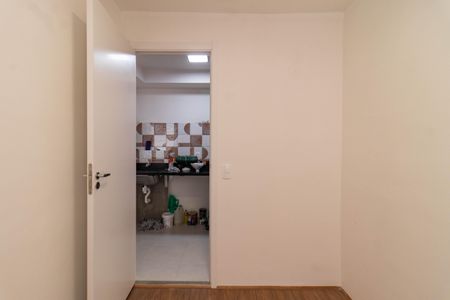 Quarto 1 de apartamento para alugar com 2 quartos, 34m² em Parque Industrial Tomas Edson, São Paulo