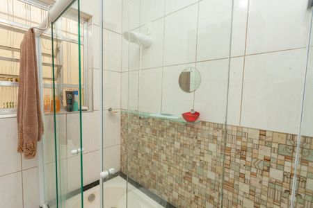 Casa à venda com 160m², 3 quartos e 2 vagasBanheiro